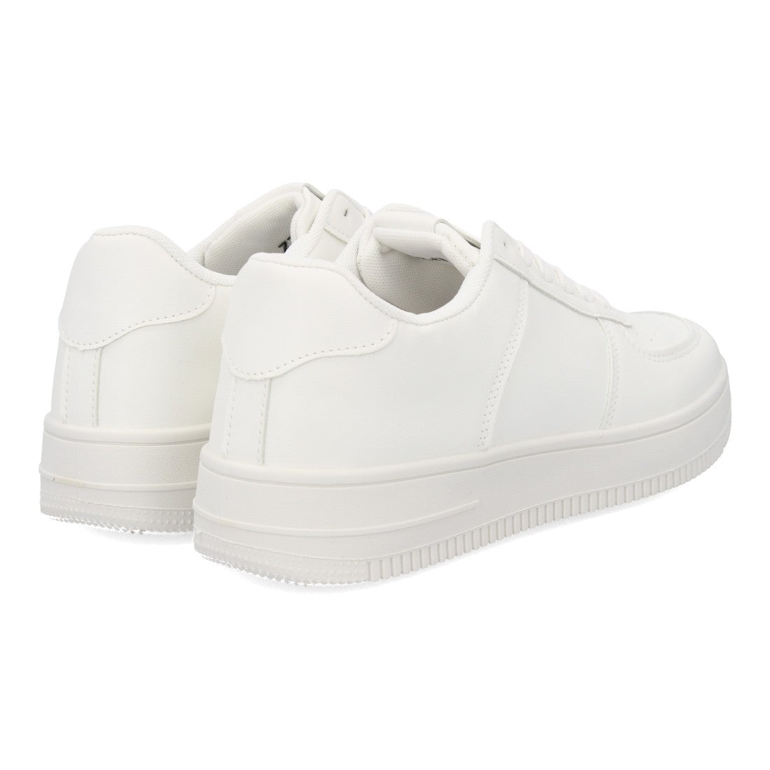 DEPORTIVA de vestir de hombre en blanco – clásico y elegante