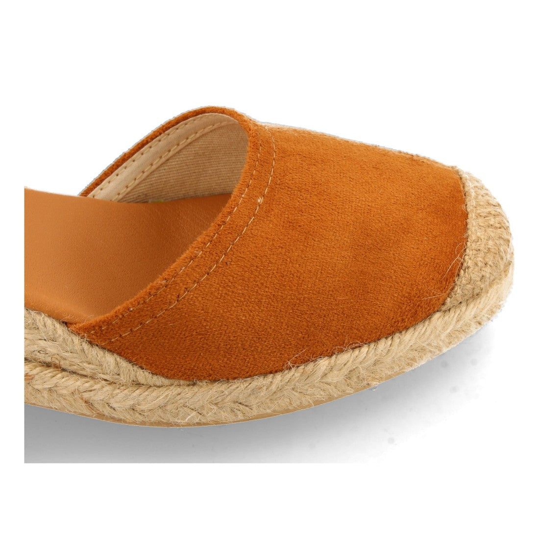 SB-22001-Camell