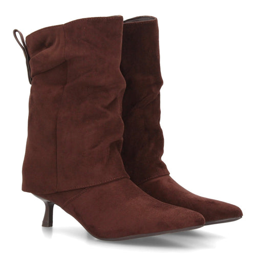 Botas Efecto Ante con Tachuelas Café · AW-6153