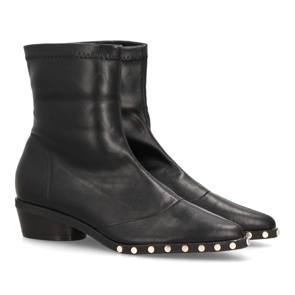 Botines con Tachuelas con Tacón Negro · DB-6166