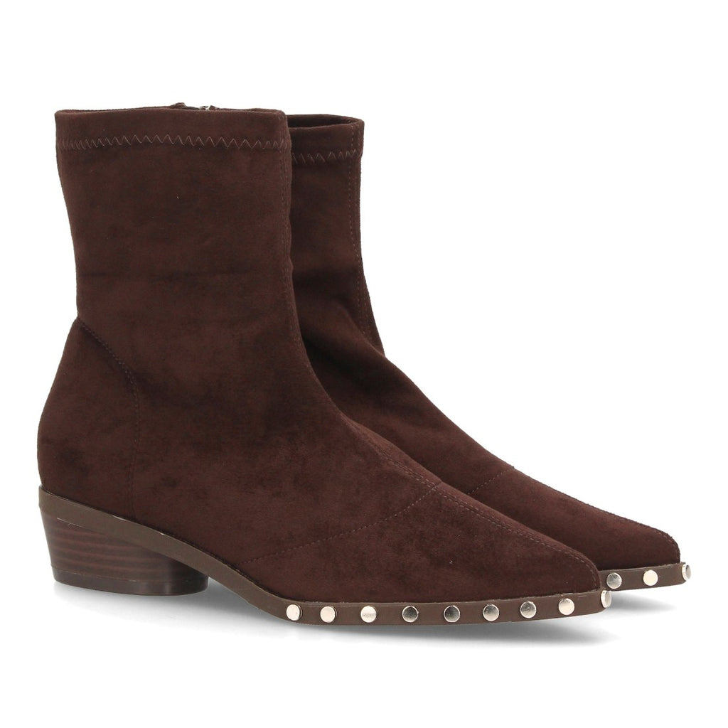 Botines con Tachuelas con Tacón Café · DB-6166
