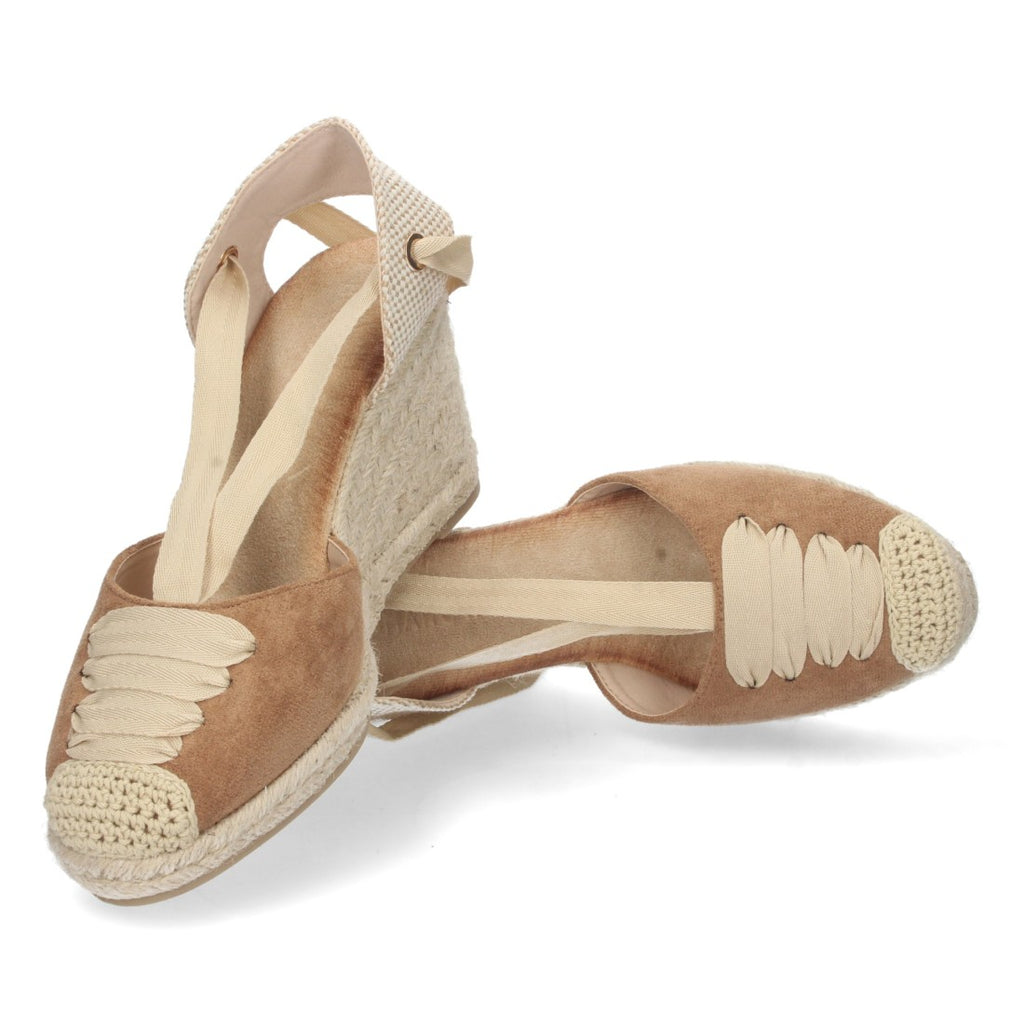Sandalia de Cuña de Yute con Cordones – Camel